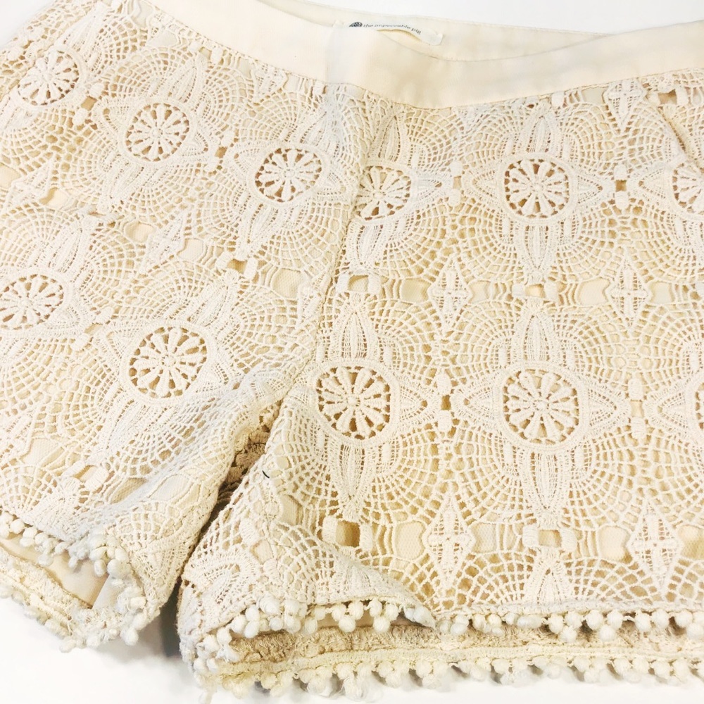 The Impeccable Pig Cream Lace Shorts - Picture 2 of 4